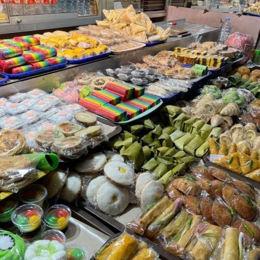 10 Cemilan Tradisional Indonesia Yang Populer